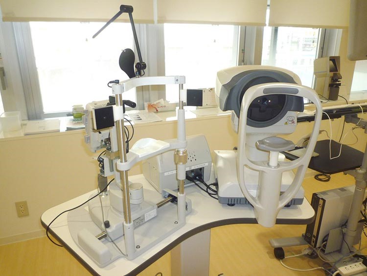 光眼軸測定機器と超音波眼軸測定機器